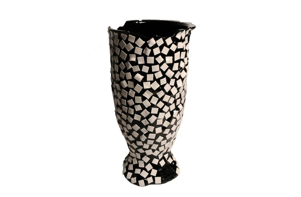 Rock Vase Black & White